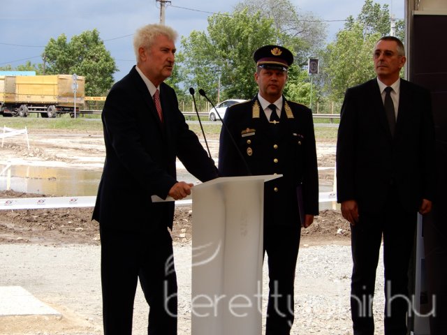 Börtönkórház alapkőletétele 14